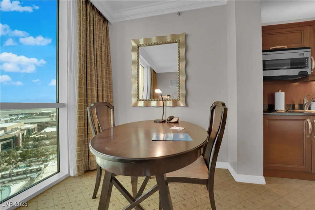 135 Harmon, Las Vegas, NV 89109