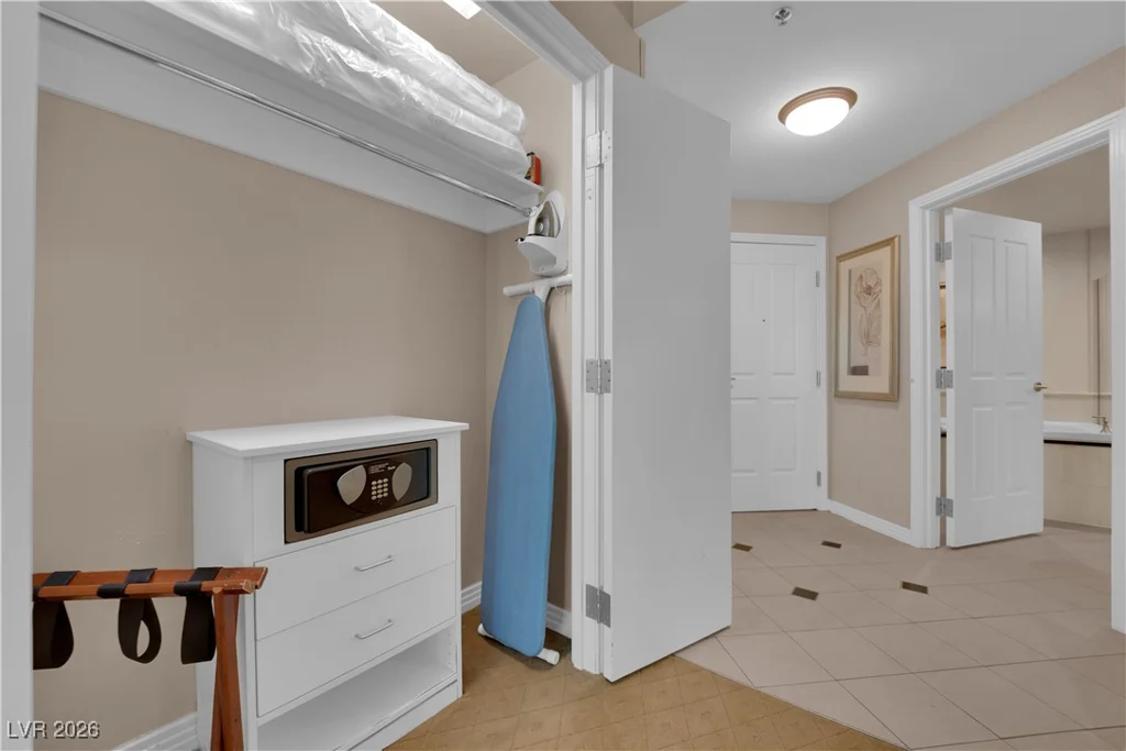 135 Harmon, Las Vegas, NV 89109