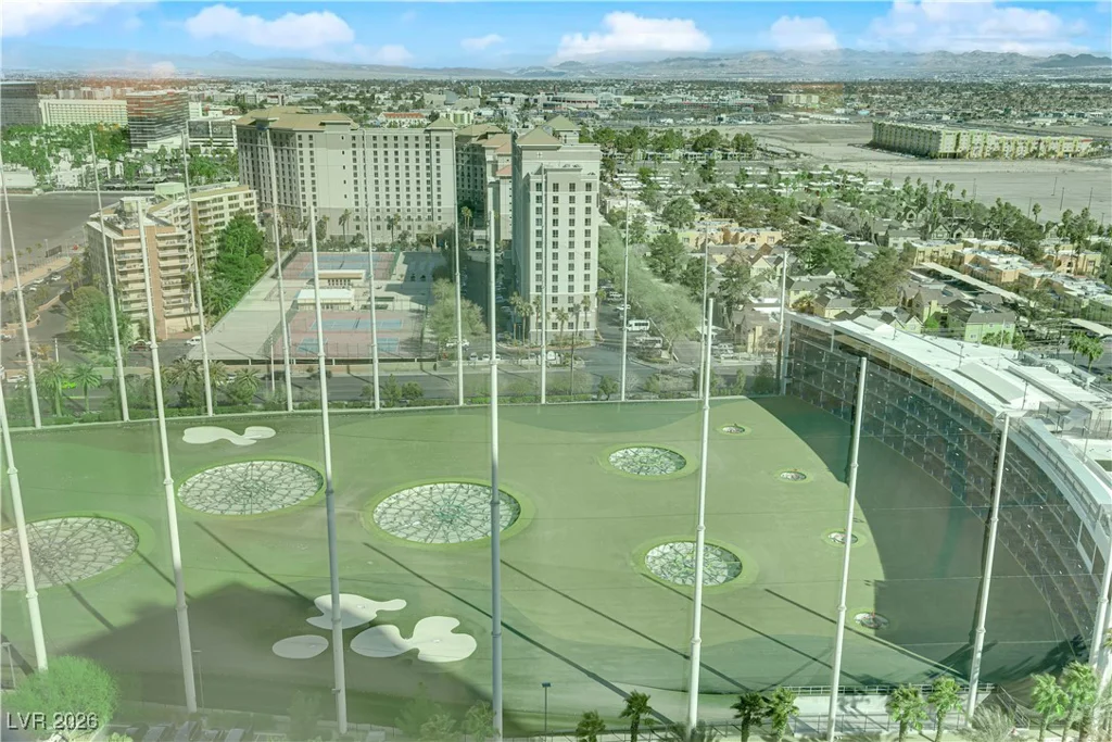 135 Harmon, Las Vegas, NV 89109