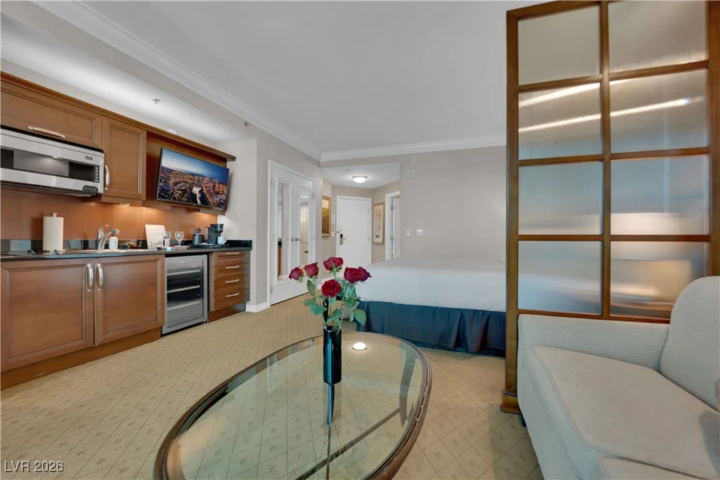 135 Harmon, Las Vegas, NV 89109
