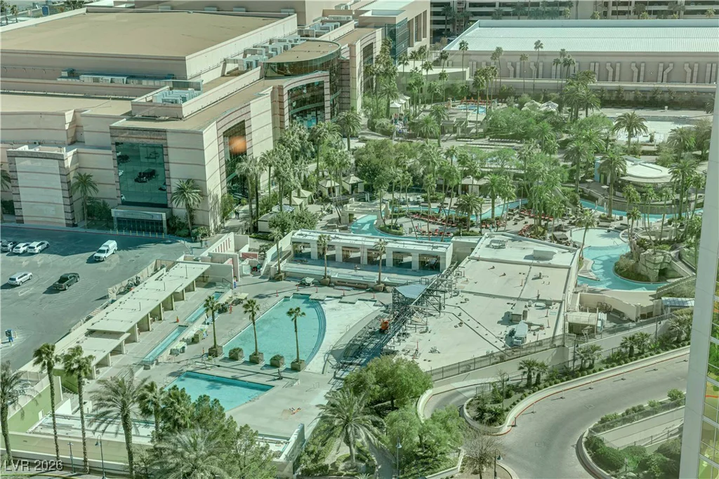 135 Harmon, Las Vegas, NV 89109