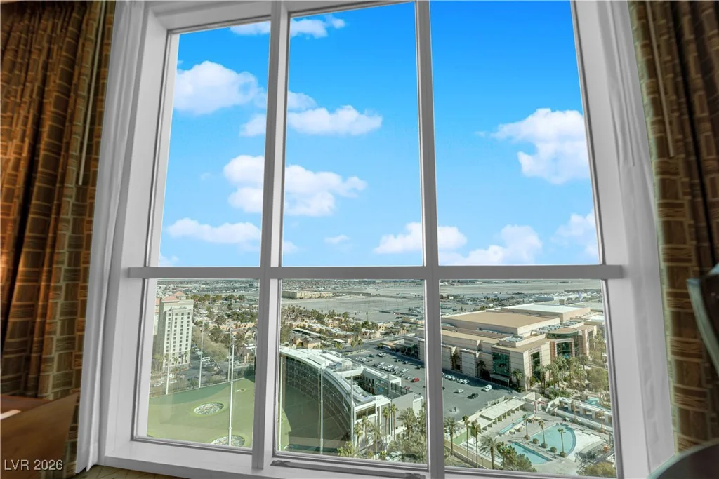 135 Harmon, Las Vegas, NV 89109
