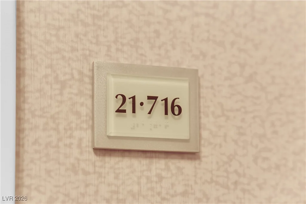 135 Harmon, Las Vegas, NV 89109