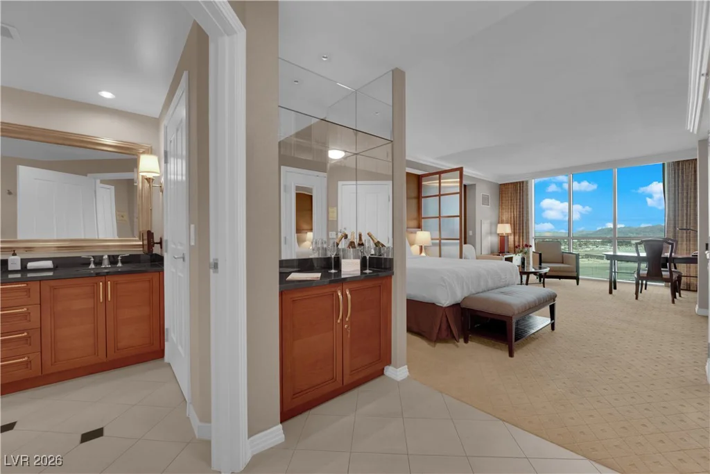 135 Harmon, Las Vegas, NV 89109