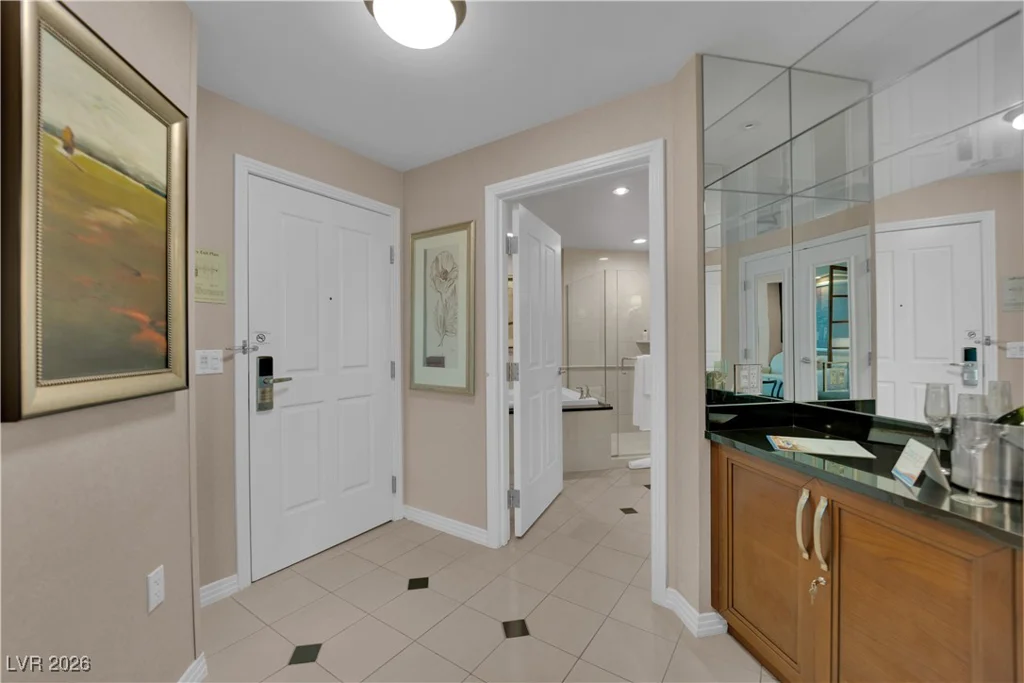 135 Harmon, Las Vegas, NV 89109