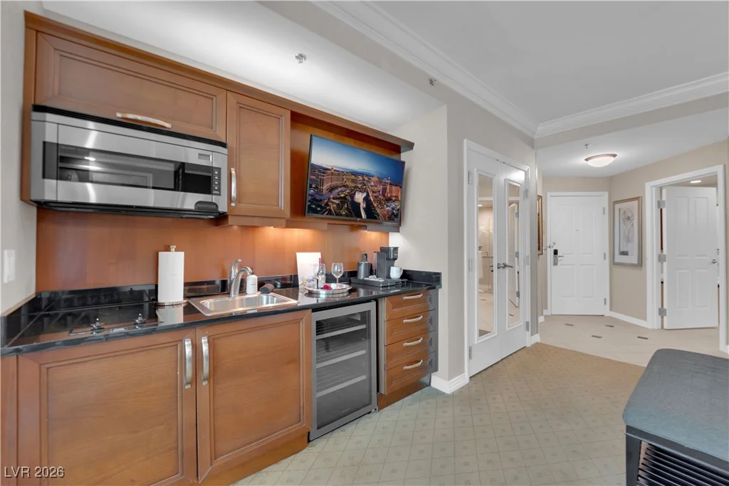 135 Harmon, Las Vegas, NV 89109
