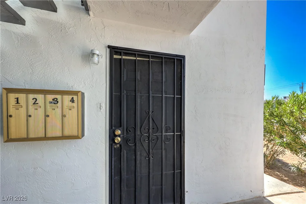 1444 Silver Mesa, Las Vegas, NV 89169