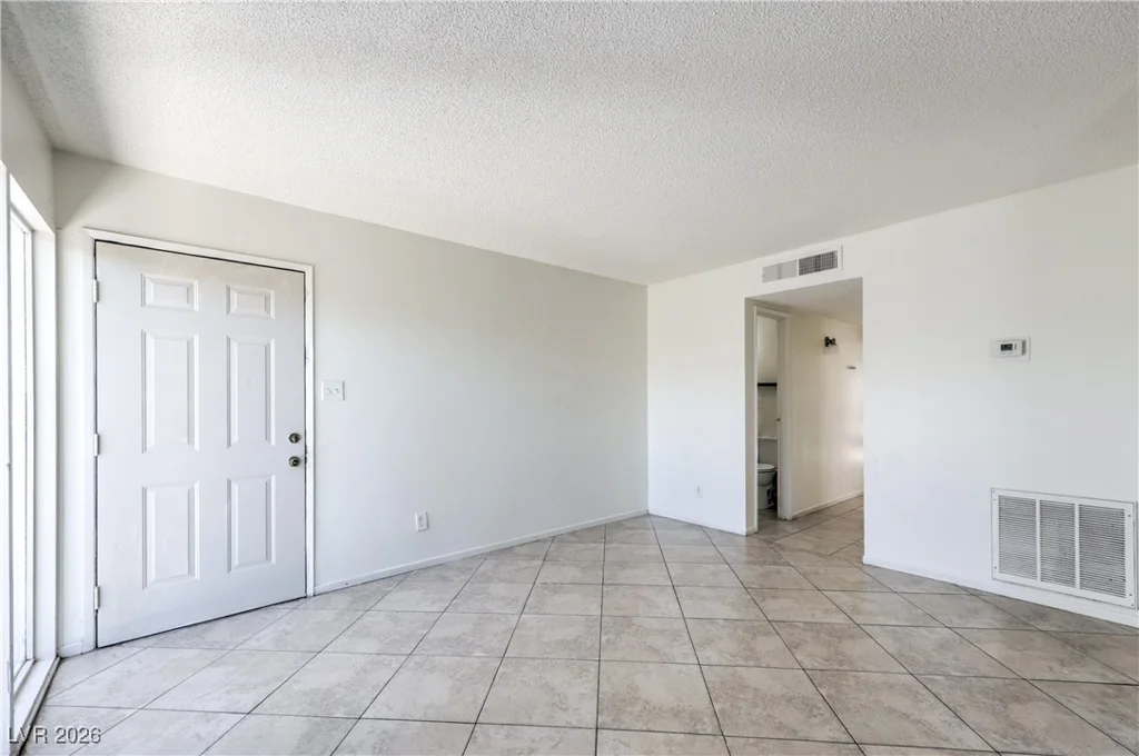 1444 Silver Mesa, Las Vegas, NV 89169