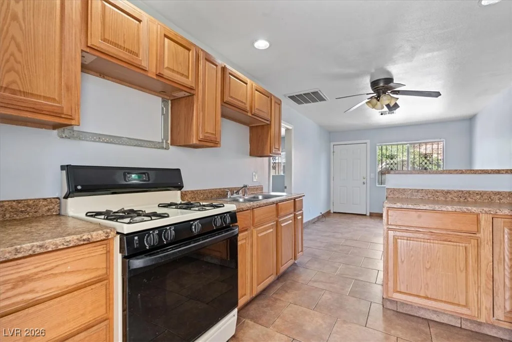 4000 Visby, Las Vegas, NV 89119