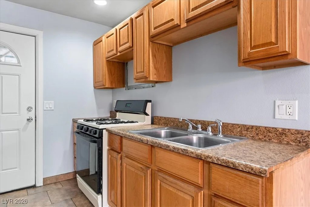 4000 Visby, Las Vegas, NV 89119