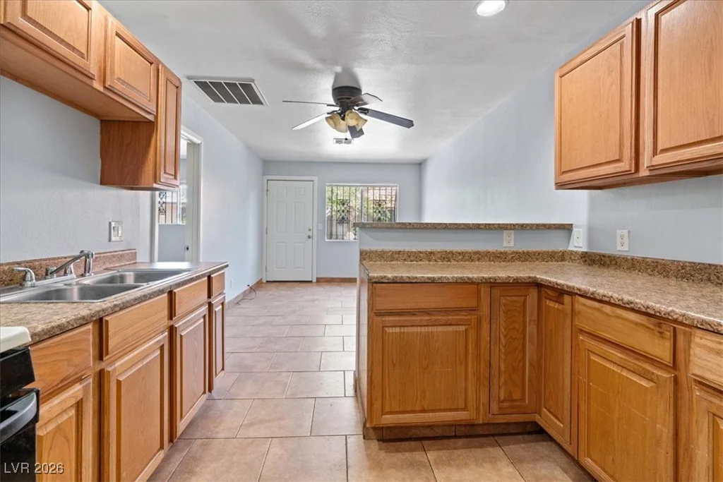 4000 Visby, Las Vegas, NV 89119