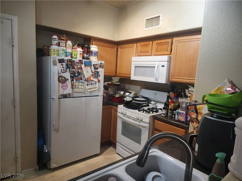 10245 Maryland, Las Vegas, NV 89183