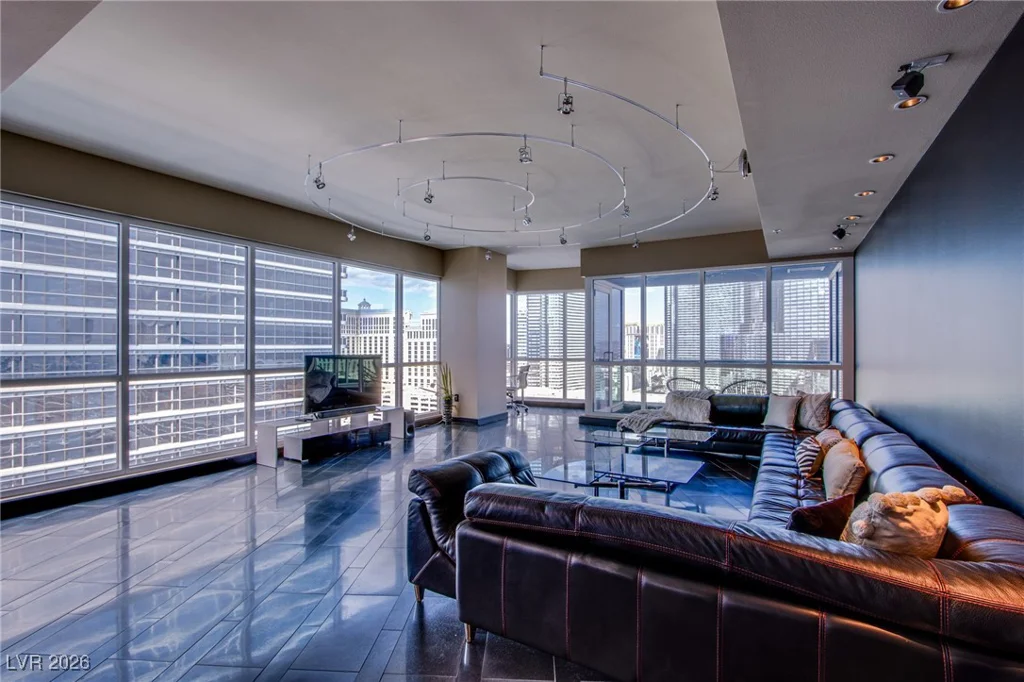 4525 Dean Martin, Las Vegas, NV 89103