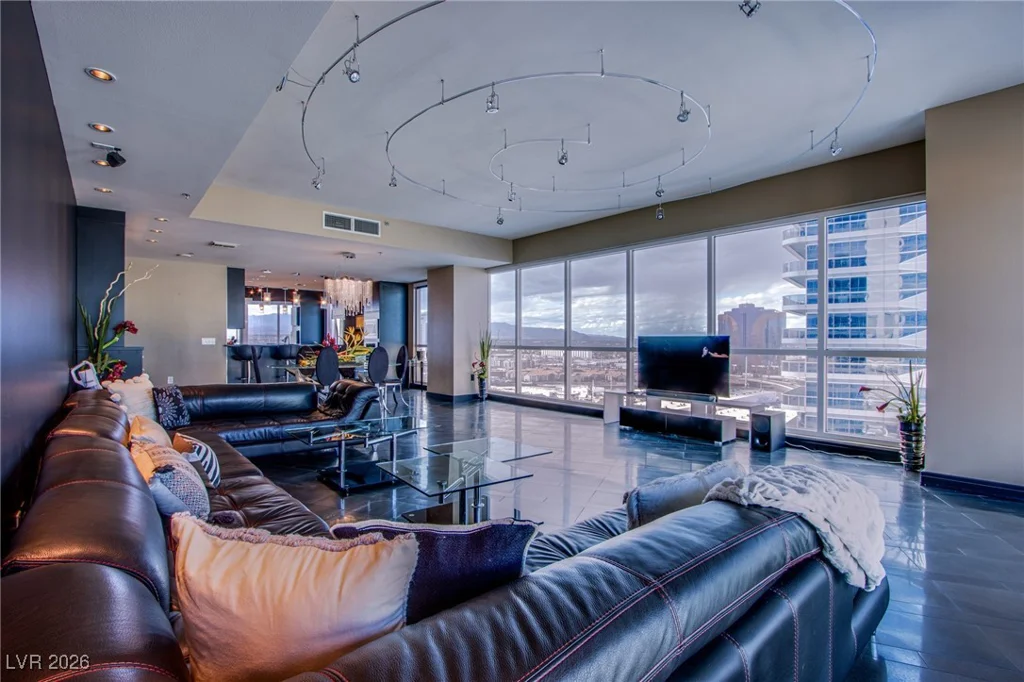 4525 Dean Martin, Las Vegas, NV 89103