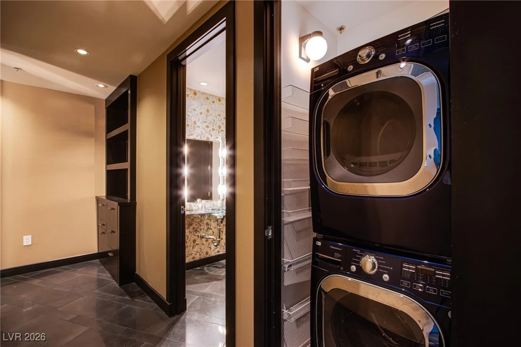 4525 Dean Martin, Las Vegas, NV 89103