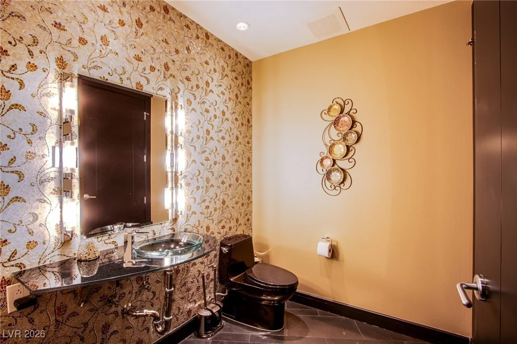 4525 Dean Martin, Las Vegas, NV 89103