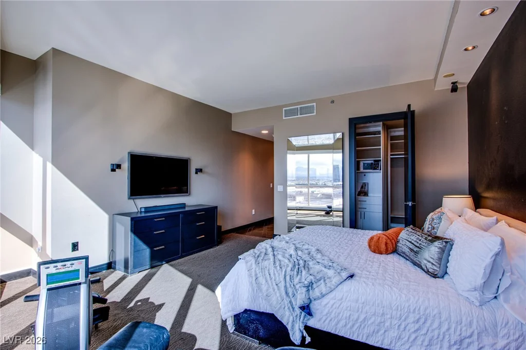 4525 Dean Martin, Las Vegas, NV 89103