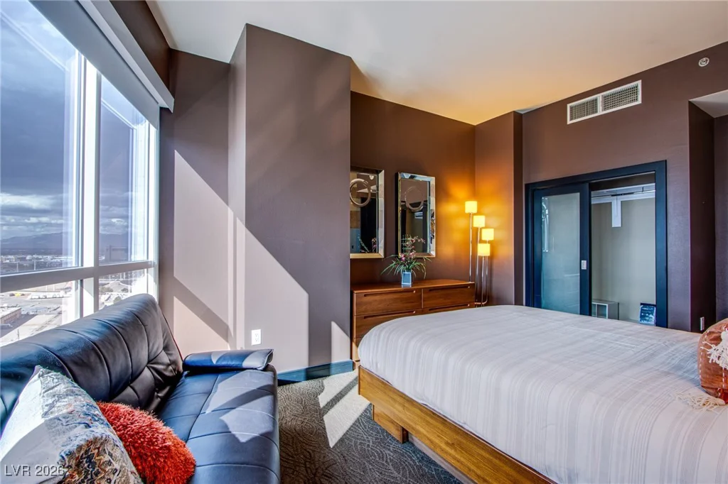 4525 Dean Martin, Las Vegas, NV 89103