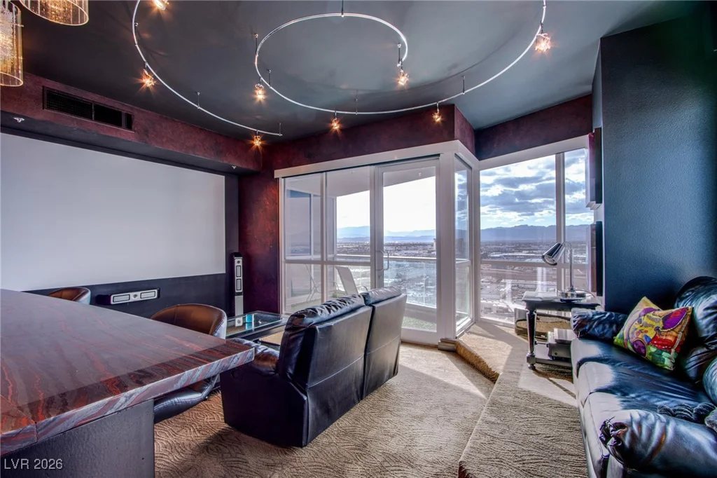 4525 Dean Martin, Las Vegas, NV 89103