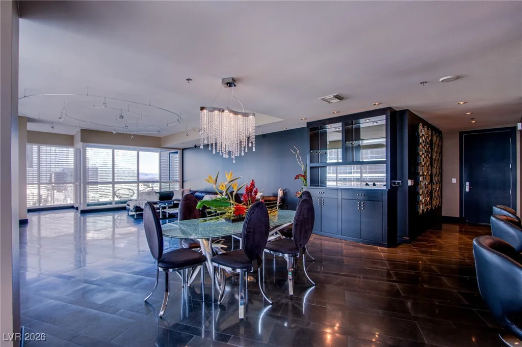 4525 Dean Martin, Las Vegas, NV 89103
