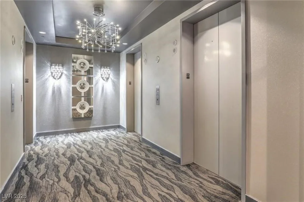 4525 Dean Martin, Las Vegas, NV 89103