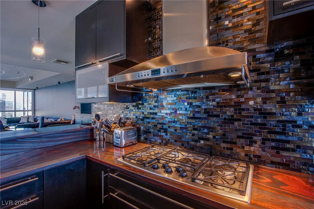 4525 Dean Martin, Las Vegas, NV 89103