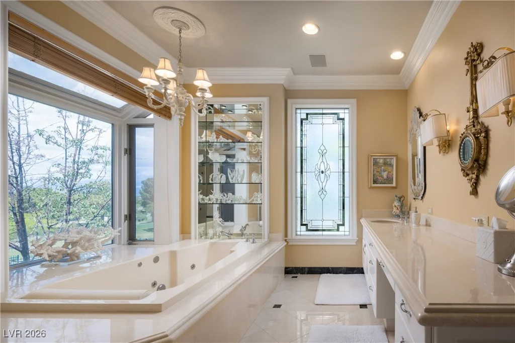 1413 Iron Hills, Las Vegas, NV 89134