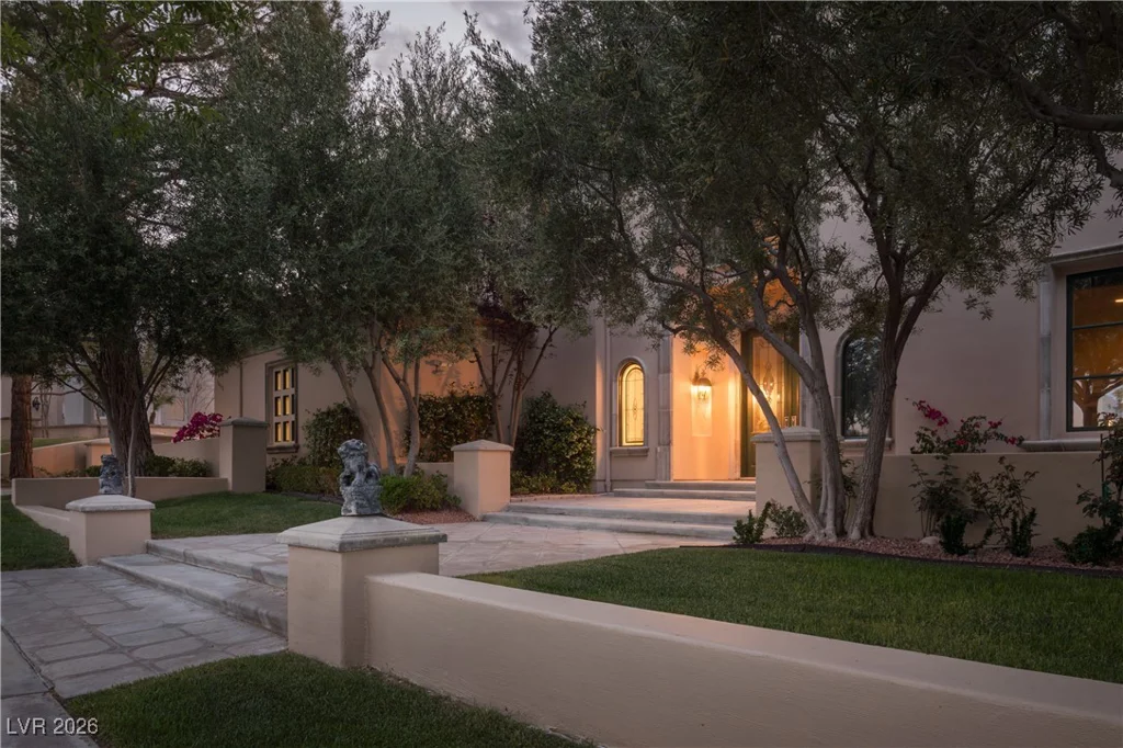 1413 Iron Hills, Las Vegas, NV 89134