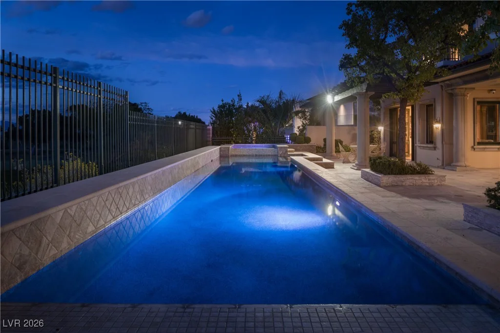 1413 Iron Hills, Las Vegas, NV 89134