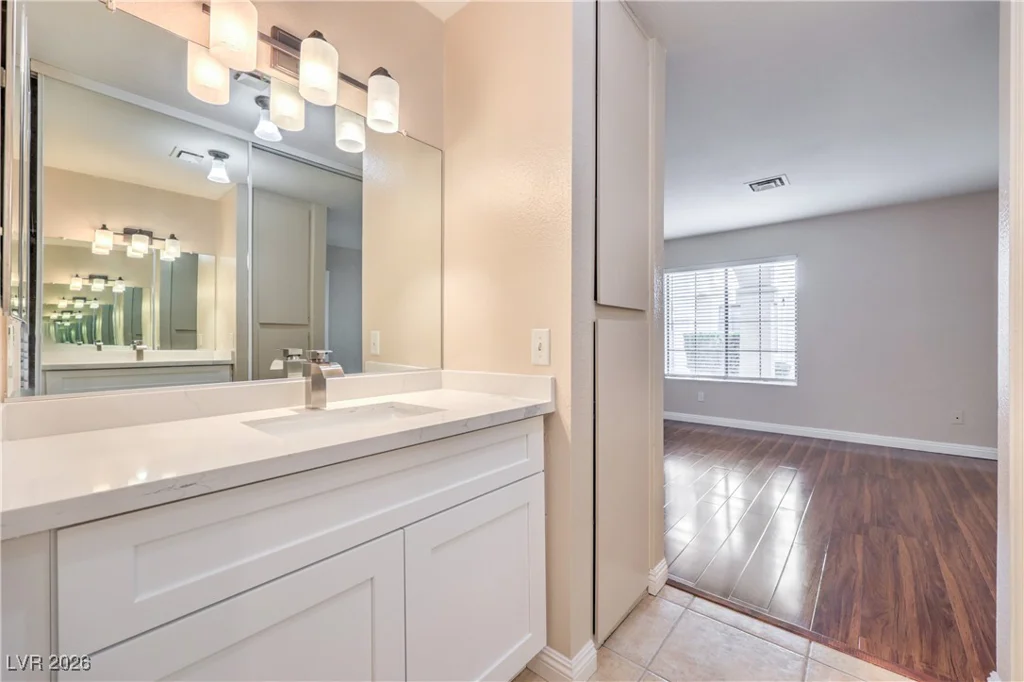 4860 Nara Vista, Las Vegas, NV 89103