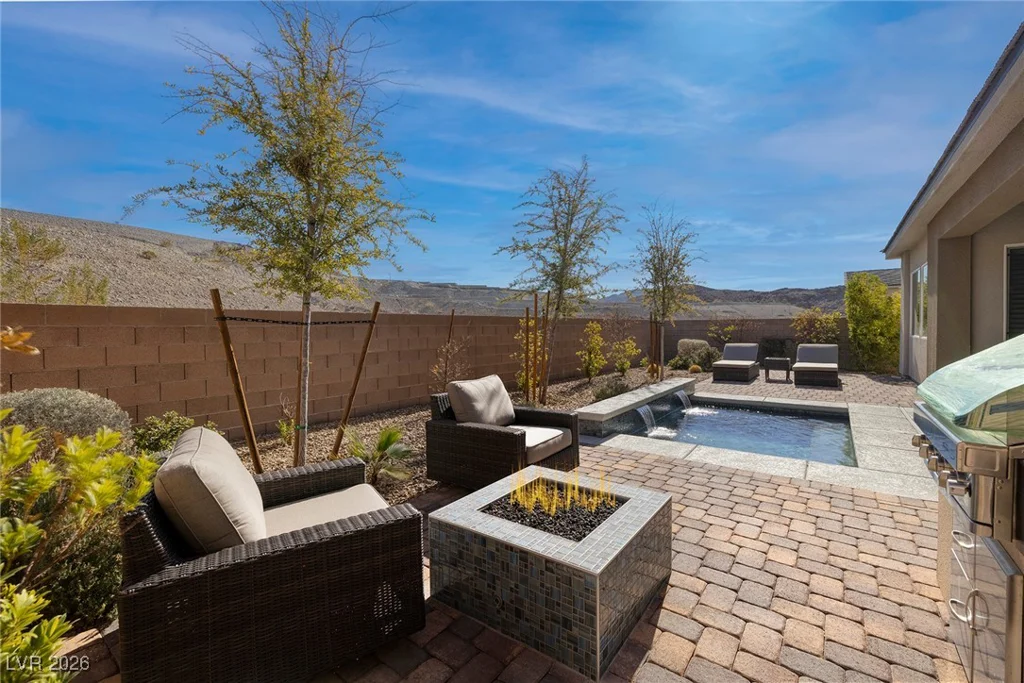 12 Hilltop Crest, Henderson, NV 89011