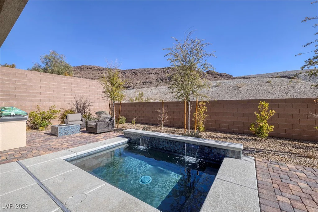 12 Hilltop Crest, Henderson, NV 89011