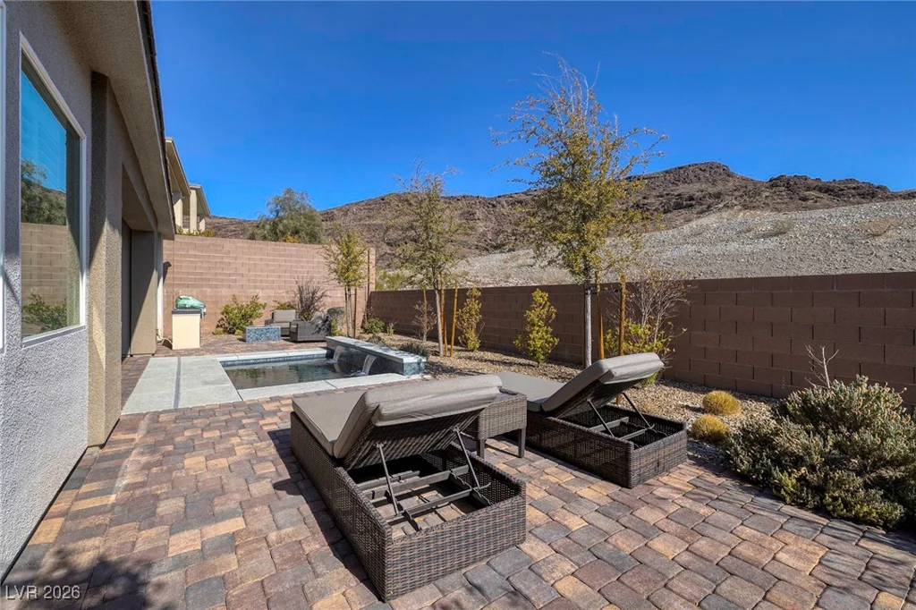 12 Hilltop Crest, Henderson, NV 89011