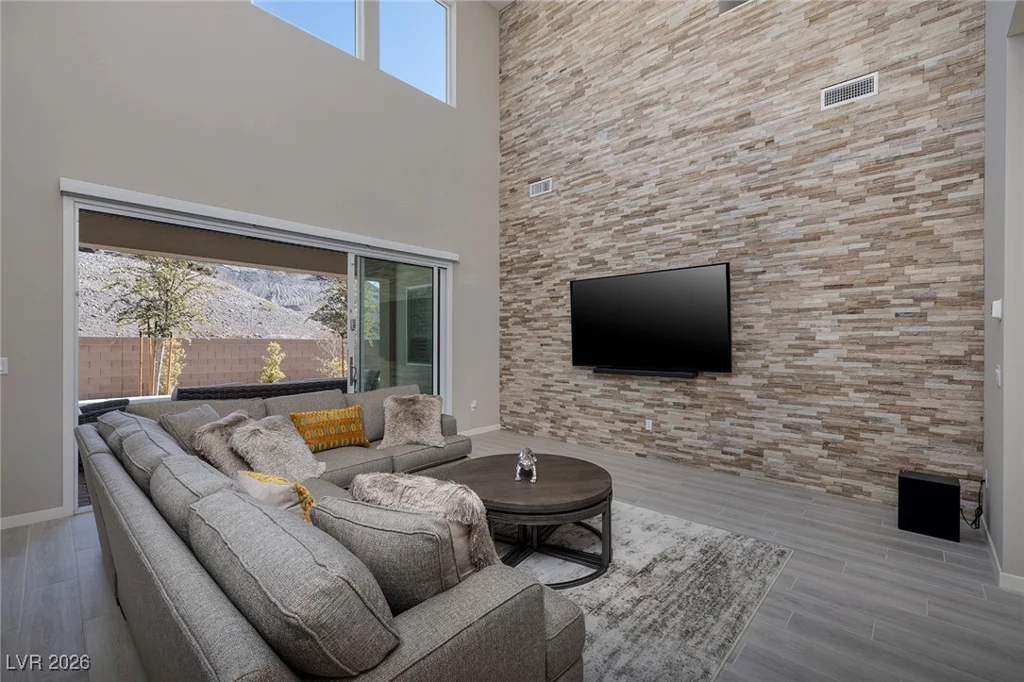 12 Hilltop Crest, Henderson, NV 89011