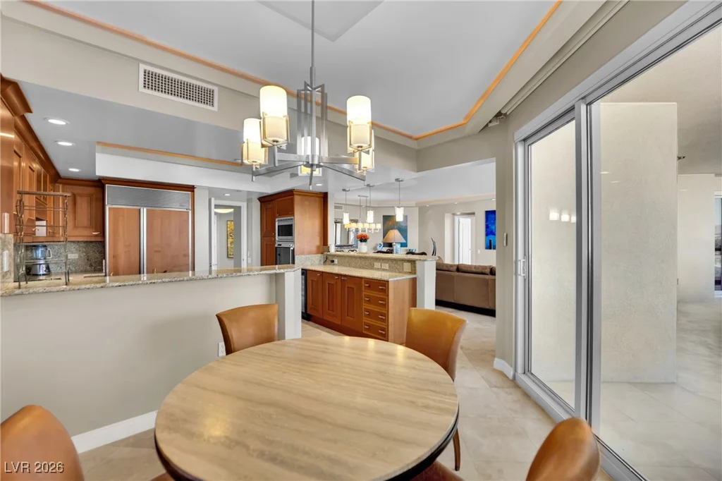 2777 Paradise, Las Vegas, NV 89109