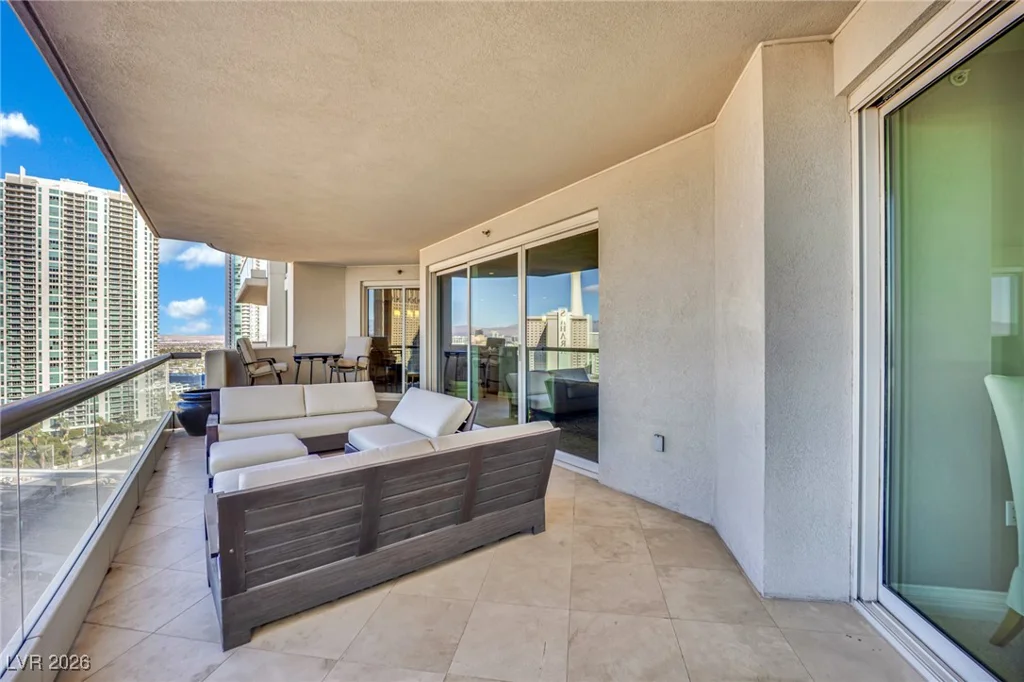 2777 Paradise, Las Vegas, NV 89109
