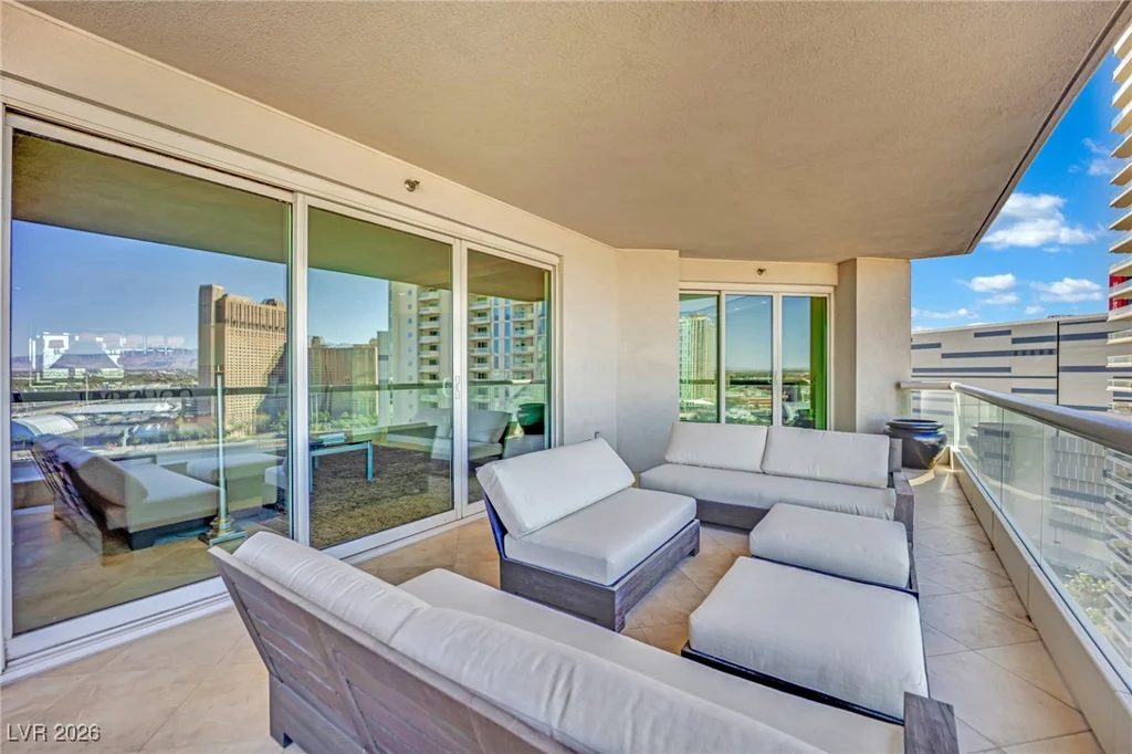 2777 Paradise, Las Vegas, NV 89109
