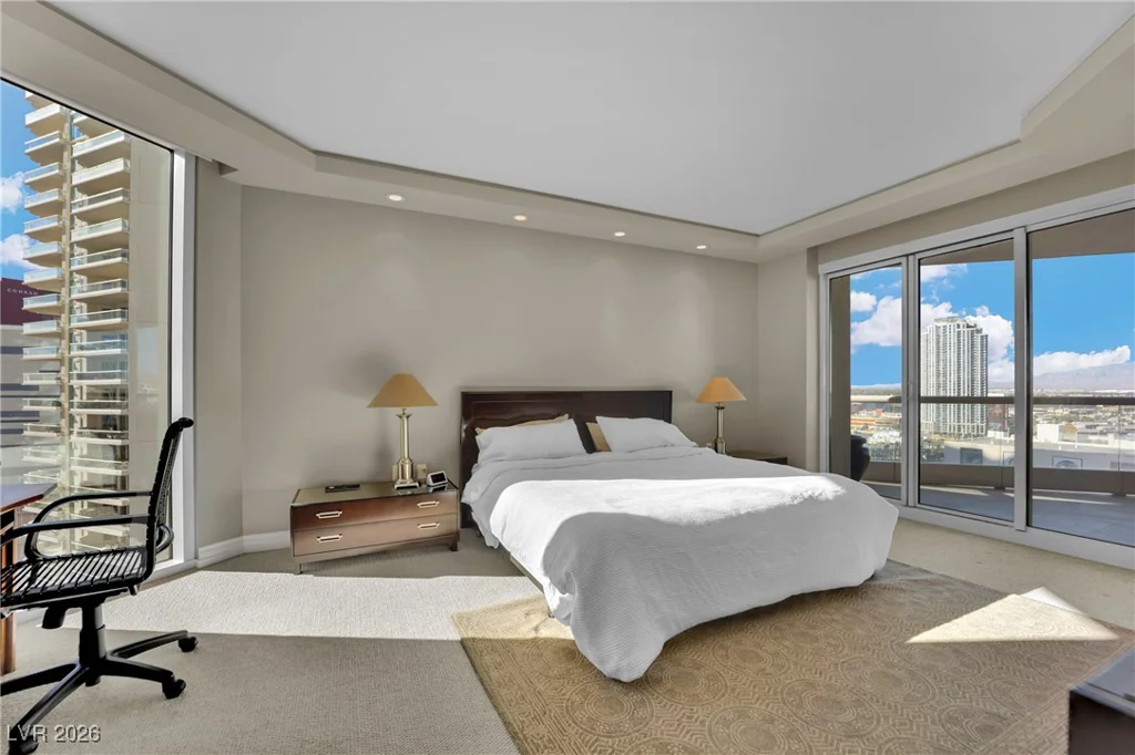 2777 Paradise, Las Vegas, NV 89109