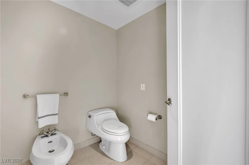 2777 Paradise, Las Vegas, NV 89109