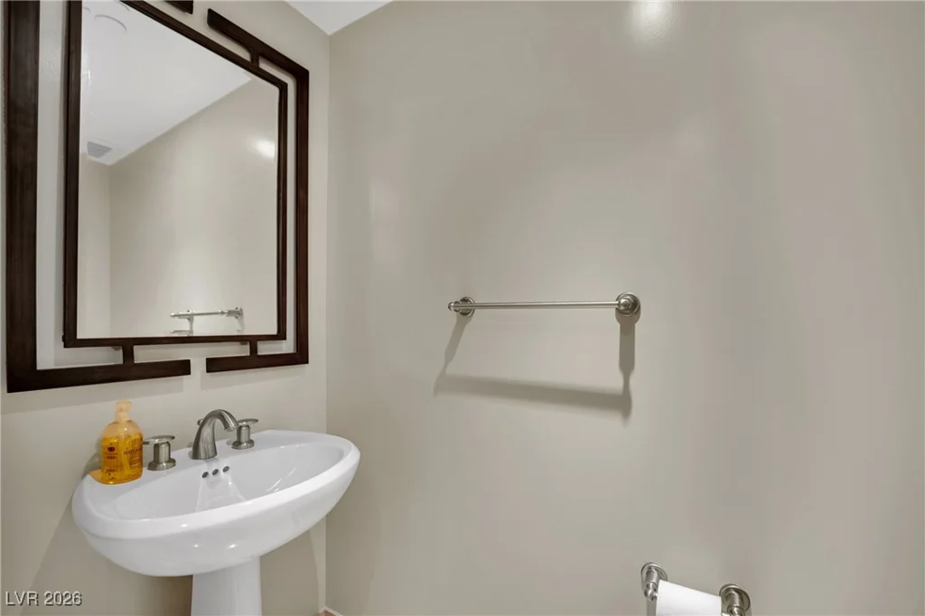 2777 Paradise, Las Vegas, NV 89109