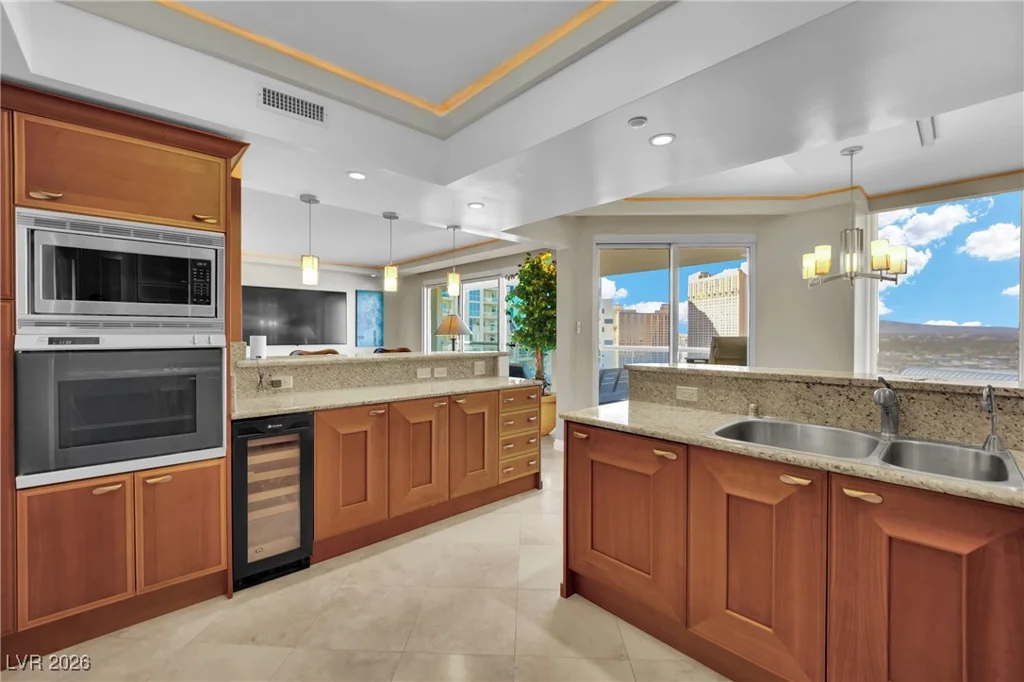 2777 Paradise, Las Vegas, NV 89109
