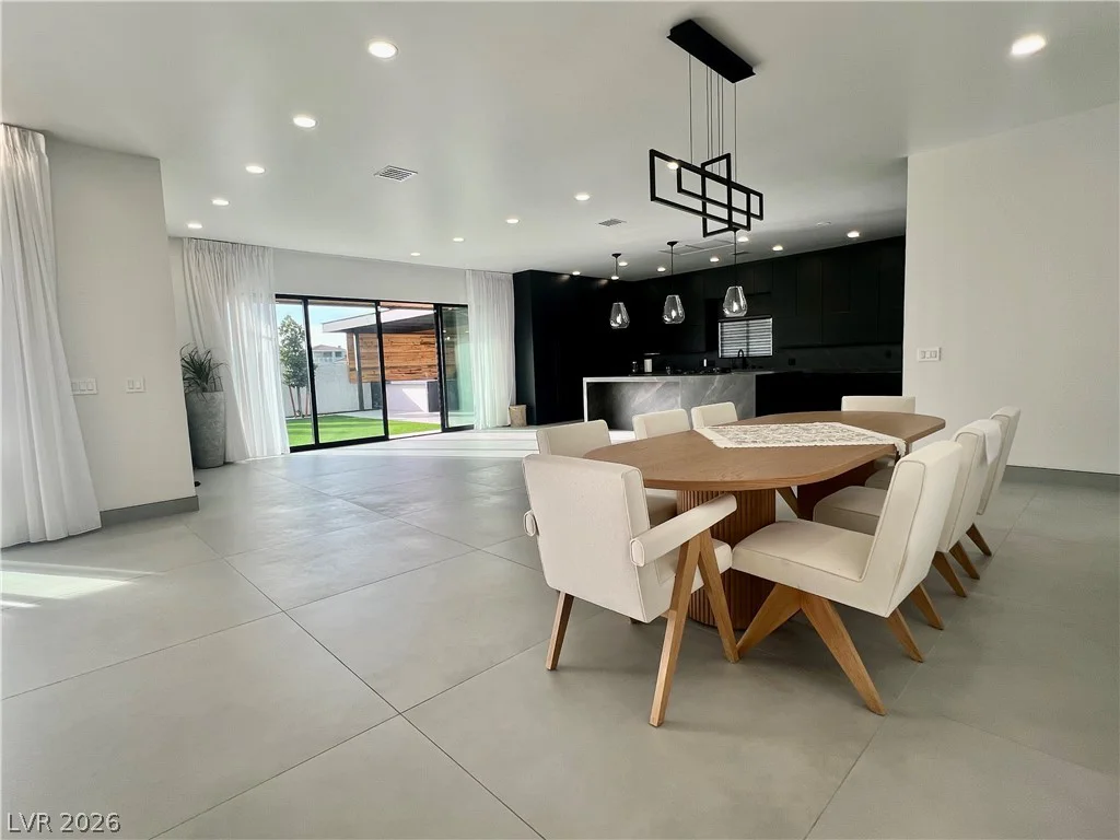 5790 Westwind, Las Vegas, NV 89118