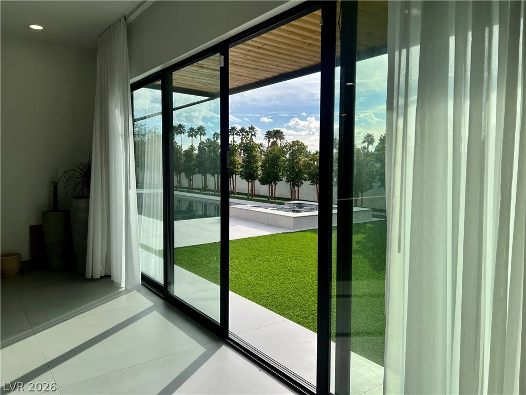 5790 Westwind, Las Vegas, NV 89118