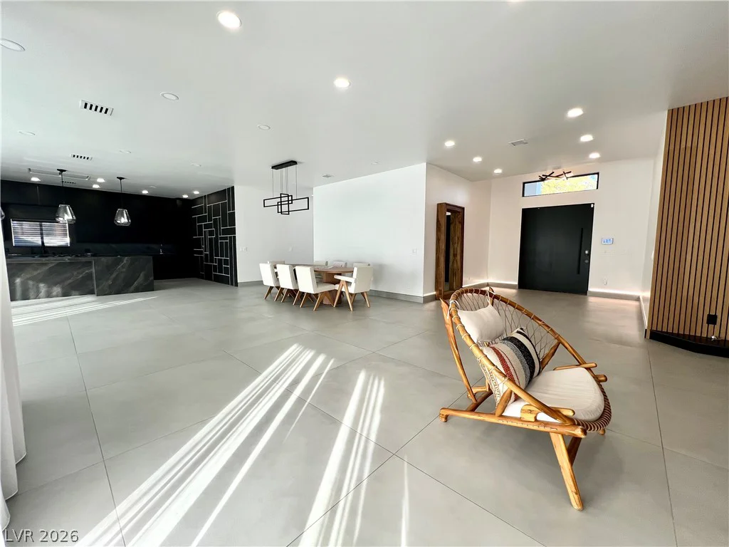 5790 Westwind, Las Vegas, NV 89118