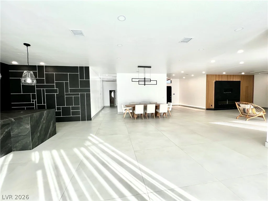 5790 Westwind, Las Vegas, NV 89118