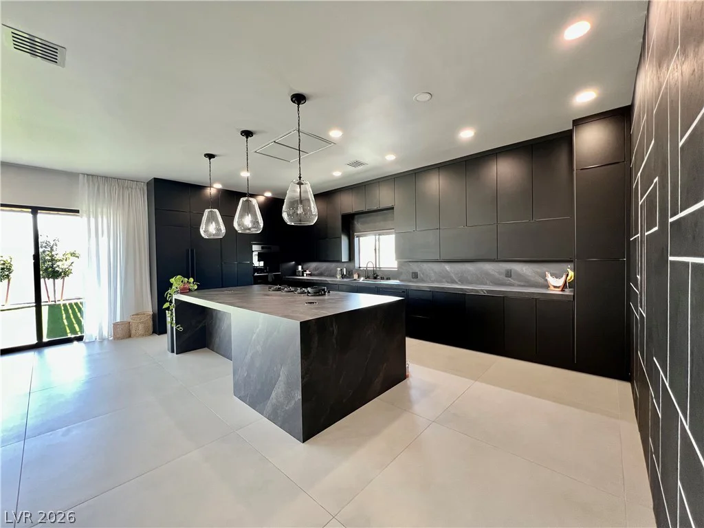 5790 Westwind, Las Vegas, NV 89118