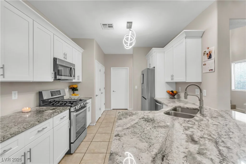 10635 Solar Hawk, Las Vegas, NV 89129