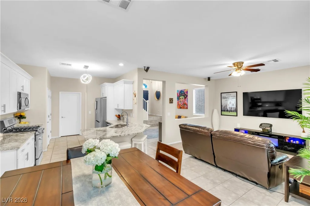 10635 Solar Hawk, Las Vegas, NV 89129