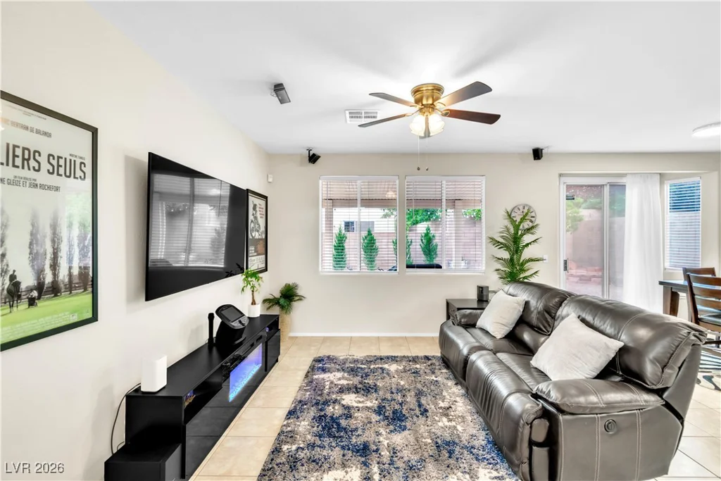 10635 Solar Hawk, Las Vegas, NV 89129