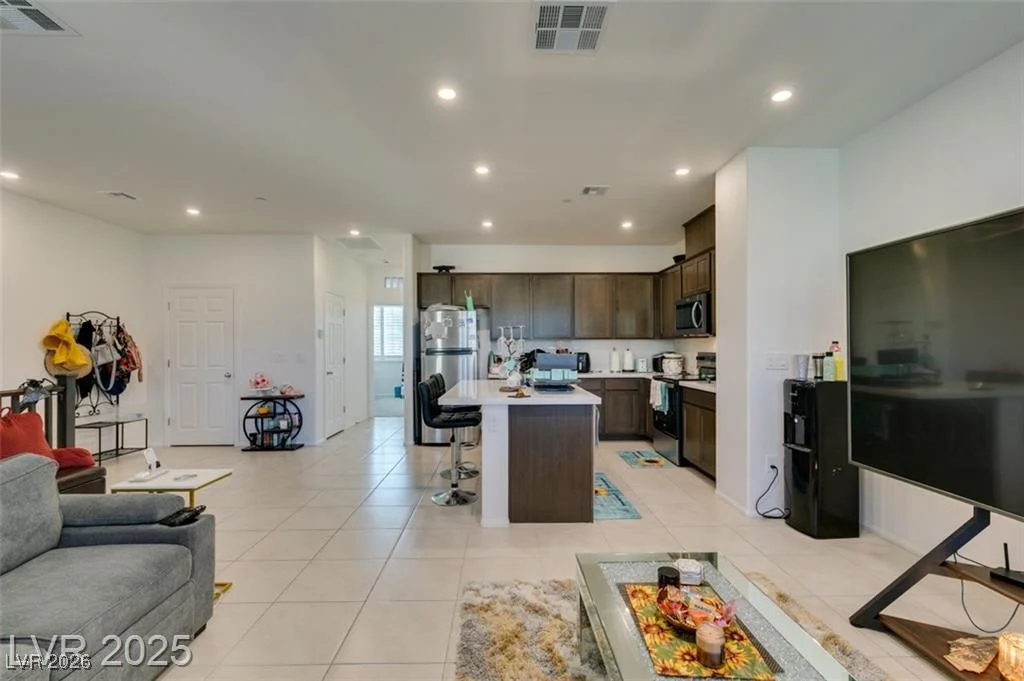 6251 Runestone, Las Vegas, NV 89113